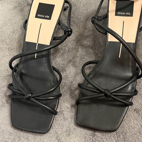 Dolce Vita Black Strappy Kitten Heels Size 9 NEVER WORN - Picture 4 of 10